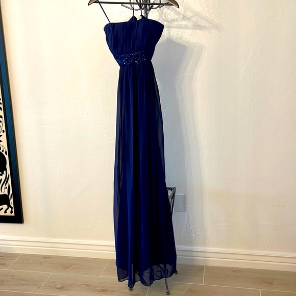Max and Cleo nvy wedding dress, strapless, size: 6, used once - Picture 1 of 4